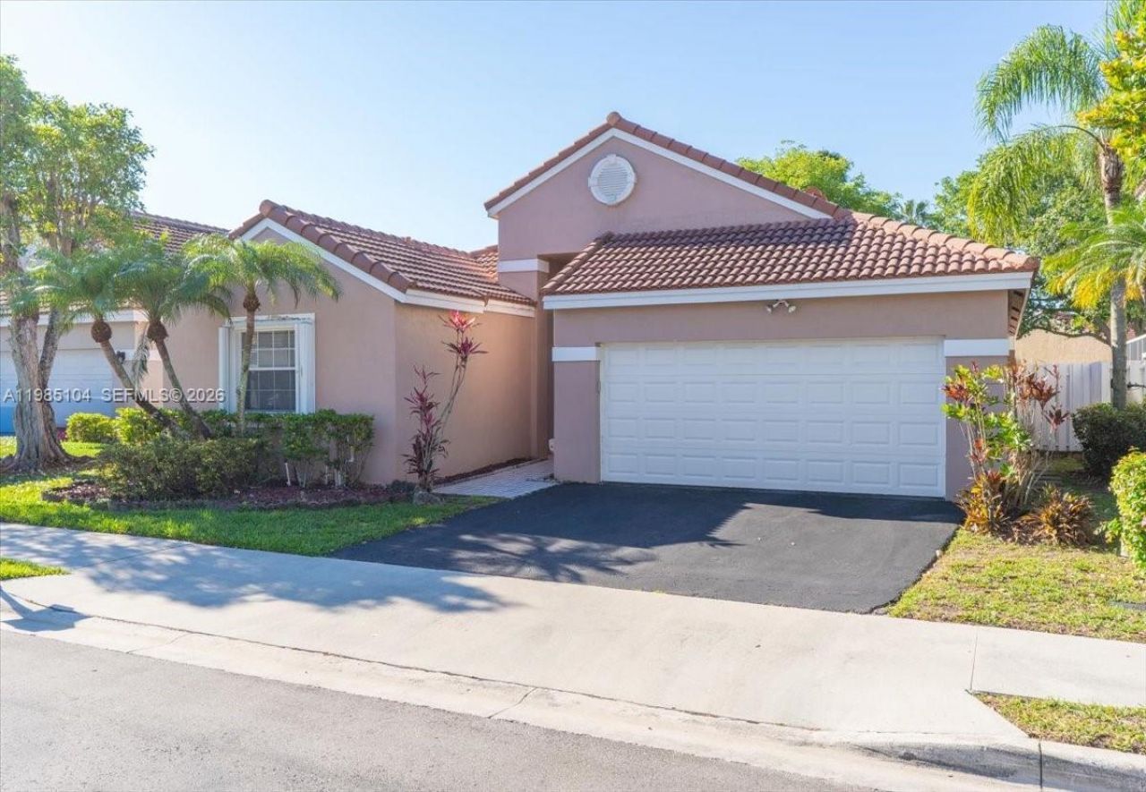 354 Bermuda Springs Dr , Weston, FL 33326 Photo