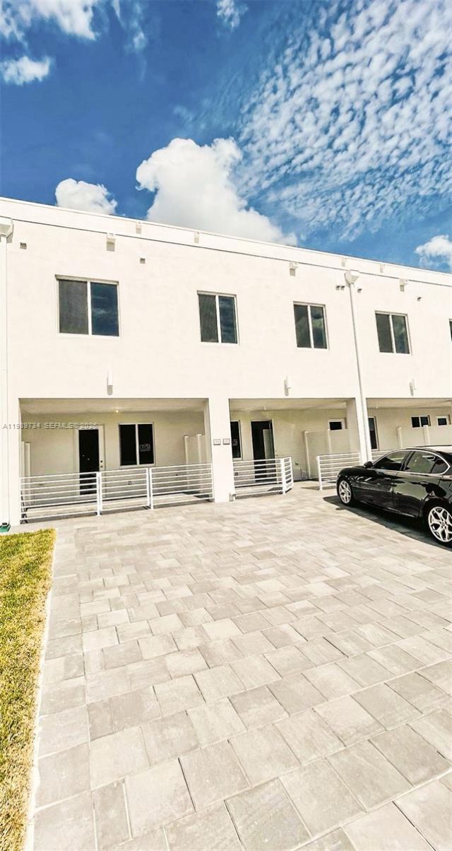 6425 NW 103rd Pl, Unit 106, Doral, FL 33178 Photo
