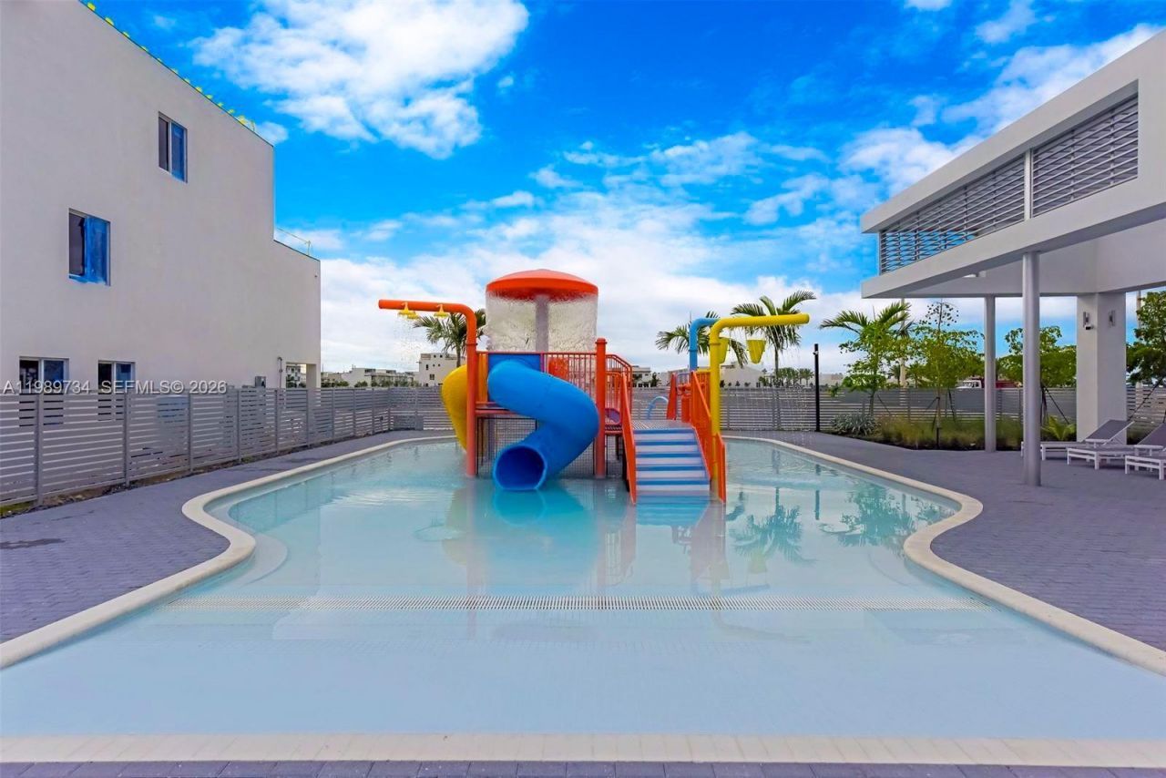 6425 NW 103rd Pl, Unit 106, Doral, FL 33178 Photo