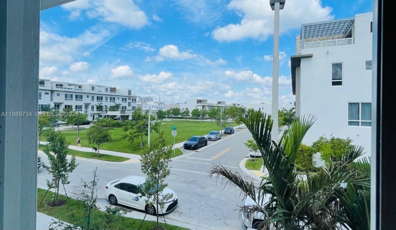 6425 NW 103rd Pl, Unit 106, Doral, FL 33178 Photo