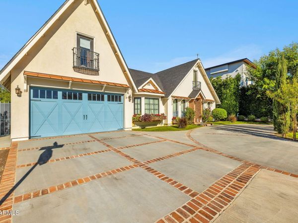 4402 E TURNEY Avenue, Phoenix, AZ 85018