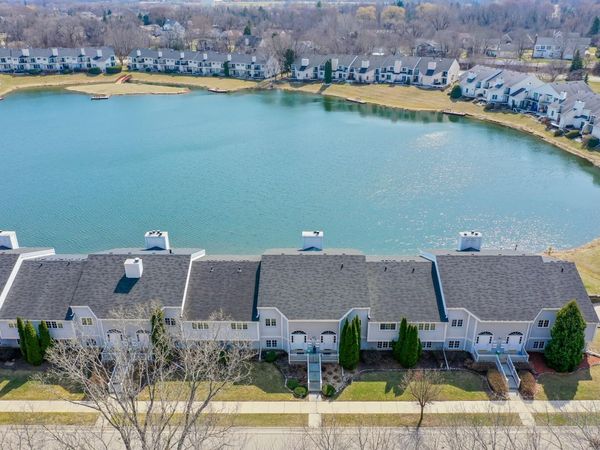 8374 S Tuckaway Shores Dr, Franklin, WI 53132