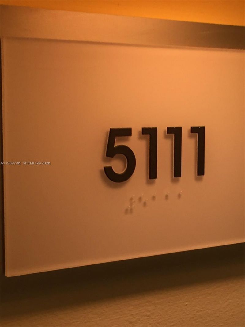 475 Brickell Ave , Unit 5111, Miami, FL 33131 Photo