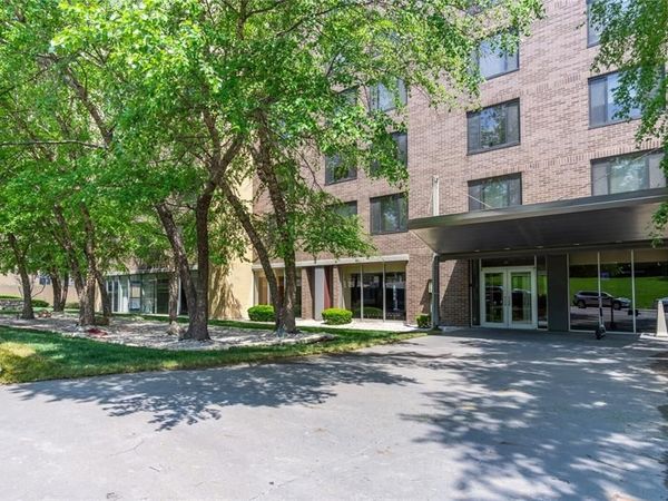 600 E 8th St Street, Unit 3T, Kansas City, MO 64106