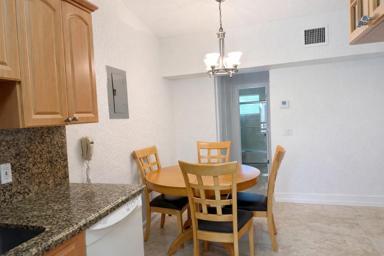 655 Meridian Avenue, Unit 24, Miami Beach, FL 33139 Photo