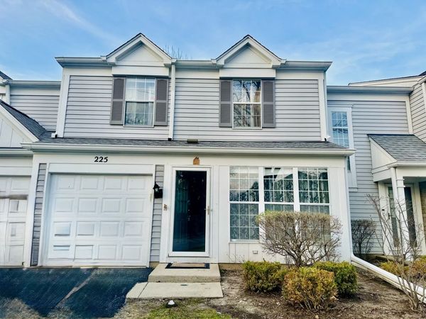 225 Port Royal Circle , Unit 225, Aurora, IL 60504