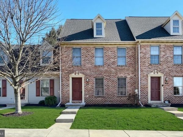 152 CROWN POINTE DRIVE, YORK, PA 17402