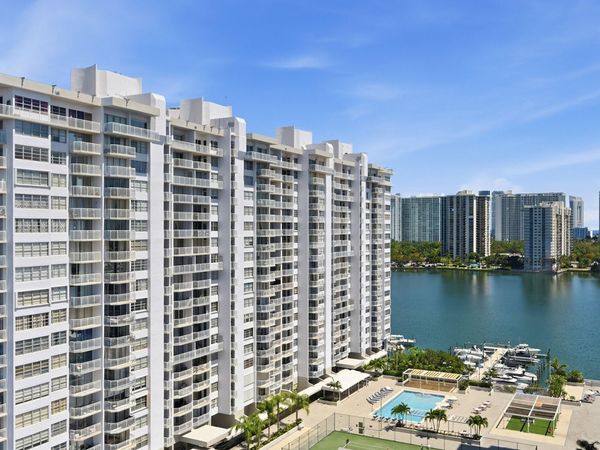 18011 Biscayne Boulevard, Unit 1502, Aventura, FL 33160