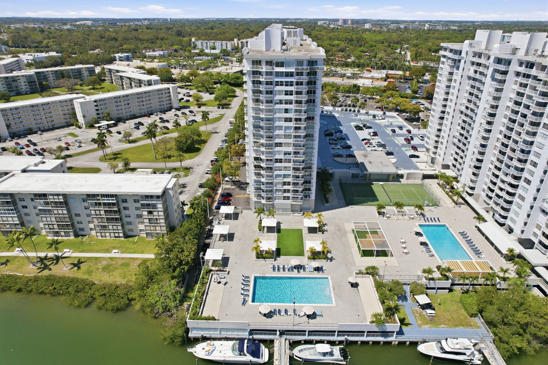18011 Biscayne Boulevard, Unit 1502, Aventura, FL 33160 Photo