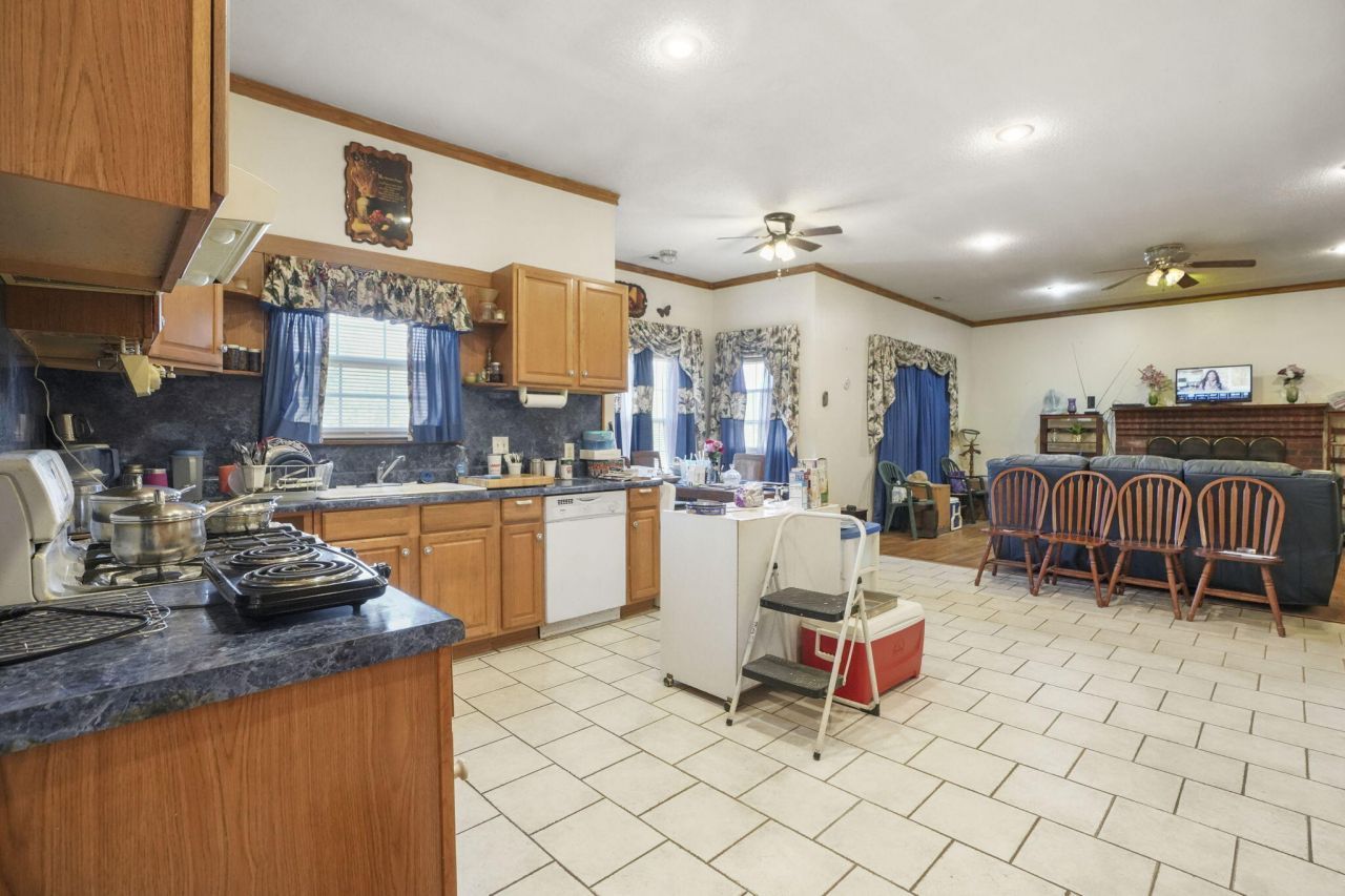 364 Good Hope Road Photo 17