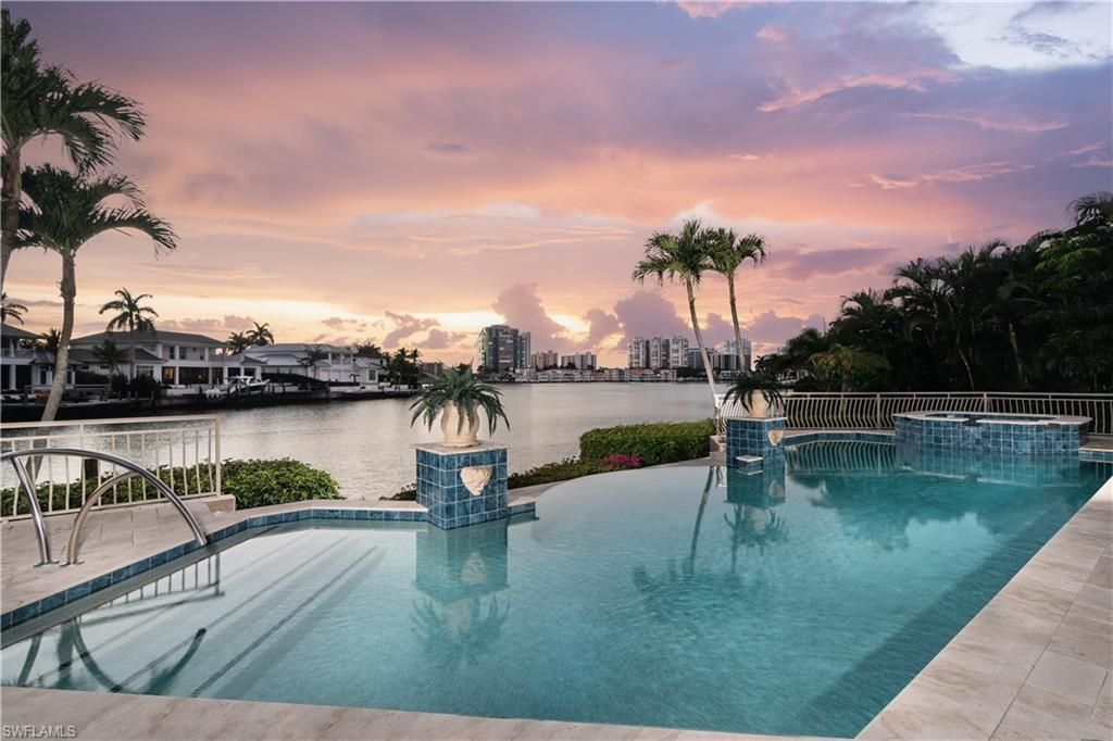 3433 Crayton Rd, Naples, FL 34103 Photo