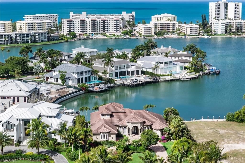 3433 Crayton Rd, Naples, FL 34103 Photo