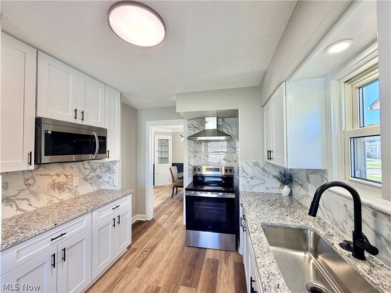 6702 Ackley Road, Parma, OH 44129 Photo 6