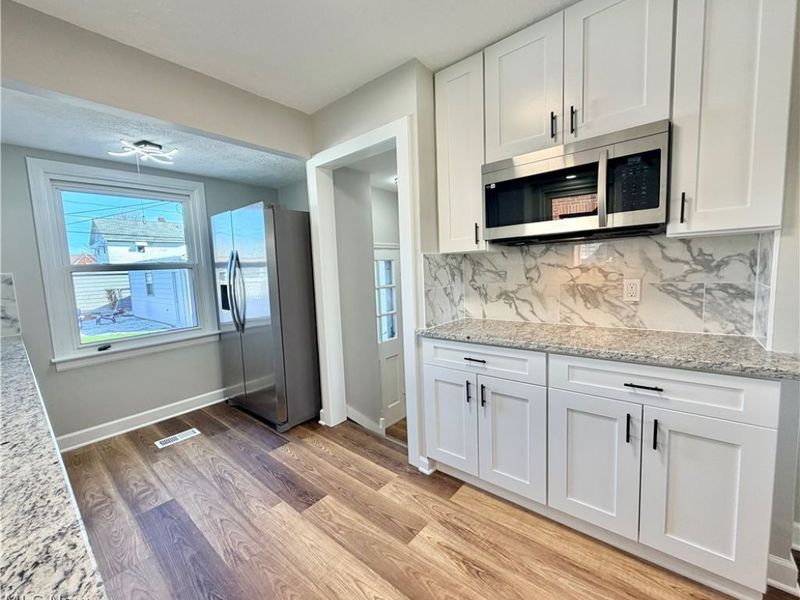 6702 Ackley Road, Parma, OH 44129 Photo 9