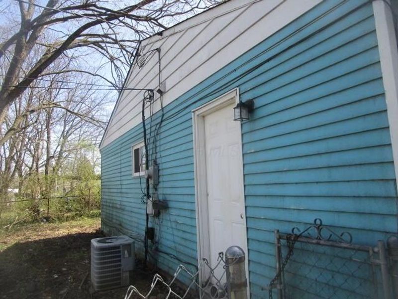 3072 Huntington Drive, Columbus, OH 43207 Photo 4