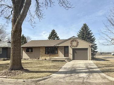 127 4th Street NW, Clara City, MN 56222