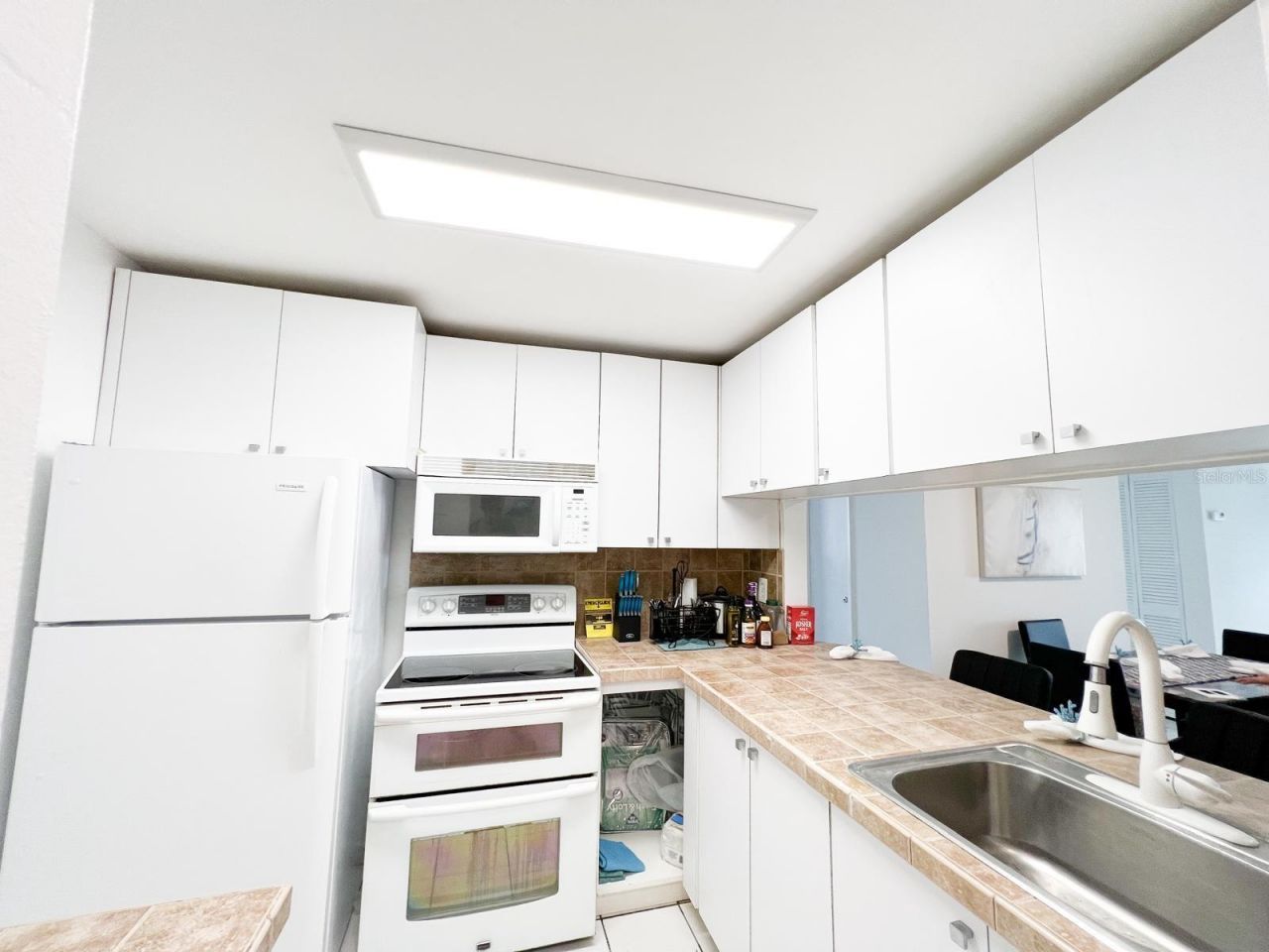 3527 NE 168th Street, Unit 208, North Miami Beach, FL 33160 Photo