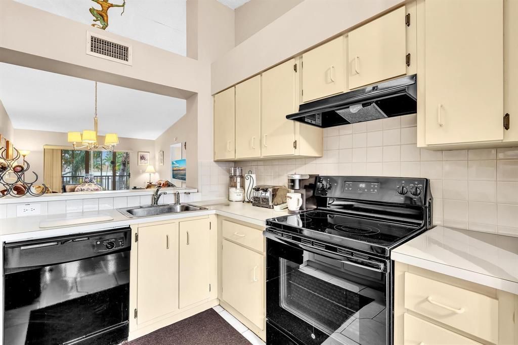 7235 S Devon Drive, Unit 209, Tamarac, FL 33321 Photo