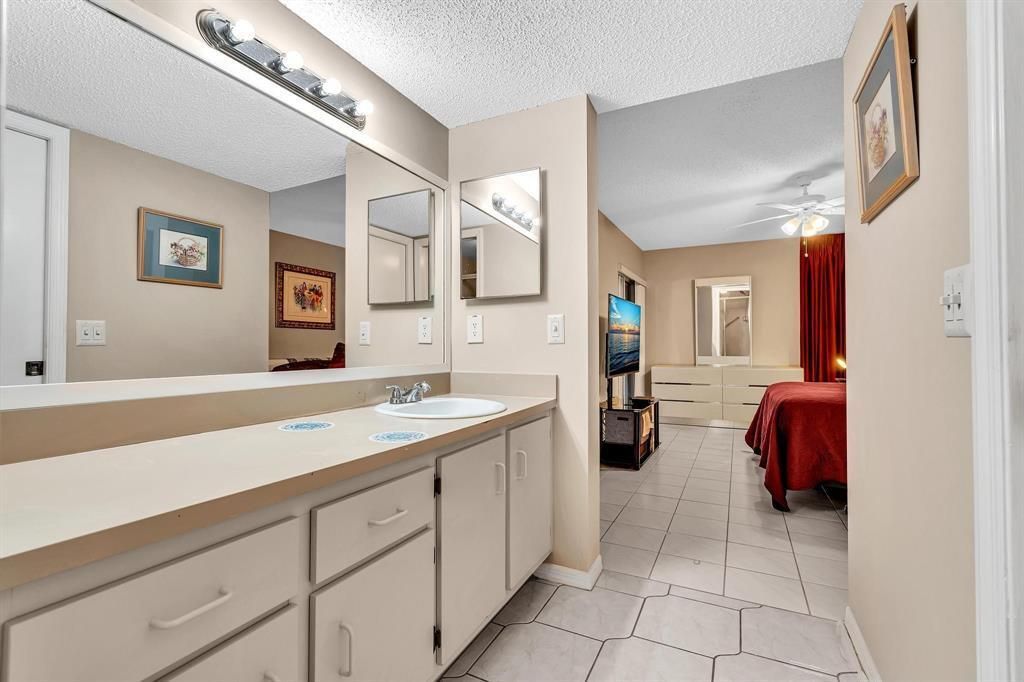 7235 S Devon Drive, Unit 209, Tamarac, FL 33321 Photo