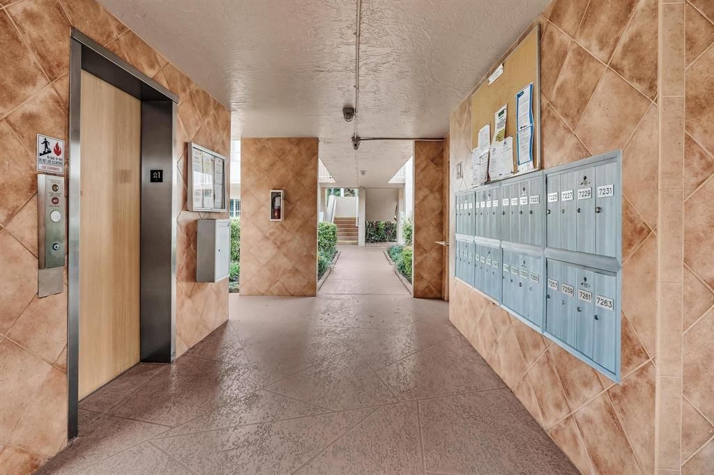 7235 S Devon Drive, Unit 209, Tamarac, FL 33321 Photo