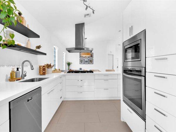 8858 SW 214th St, Cutler Bay, FL 33189