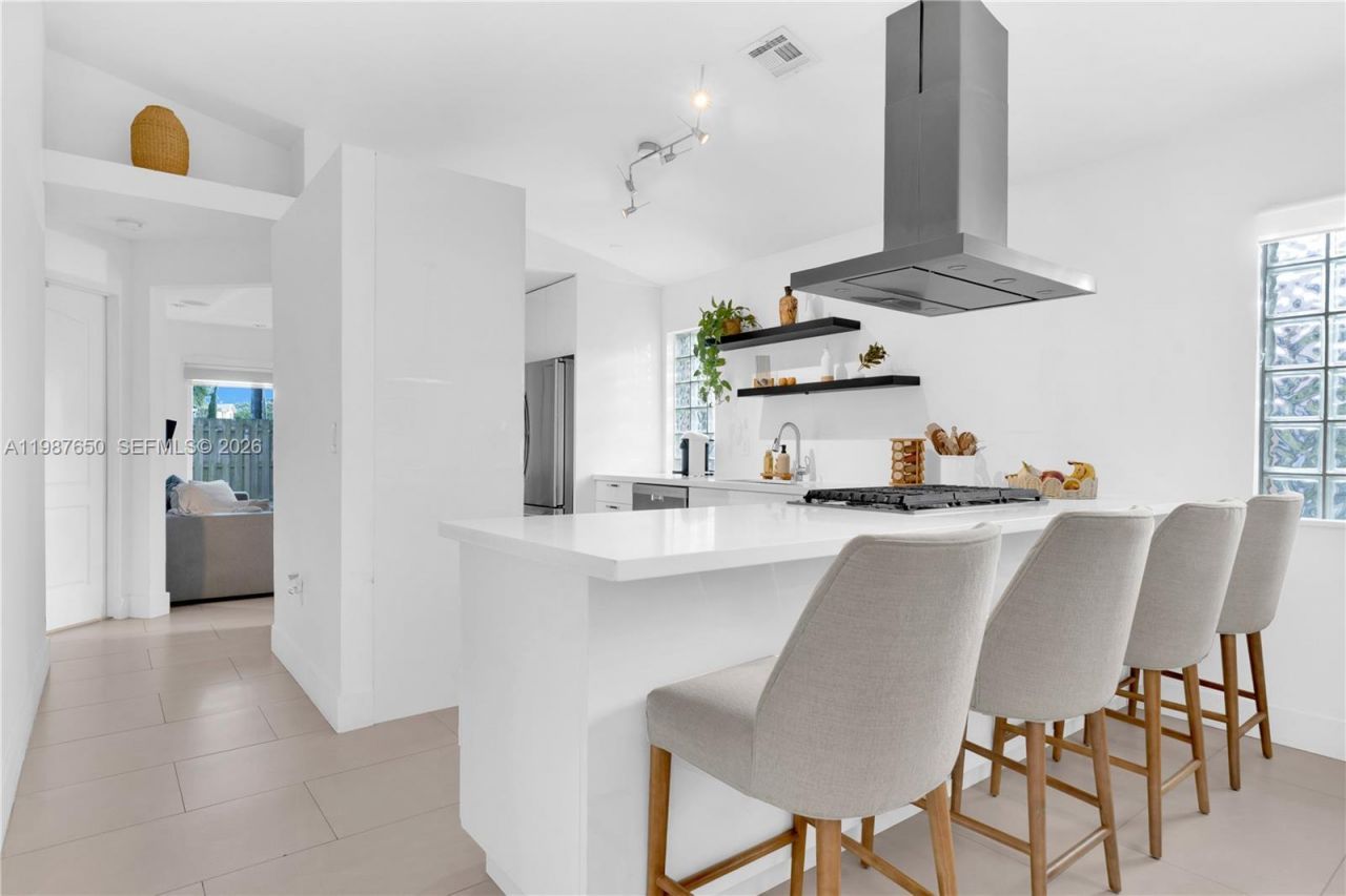 8858 SW 214th St , Cutler Bay, FL 33189 Photo