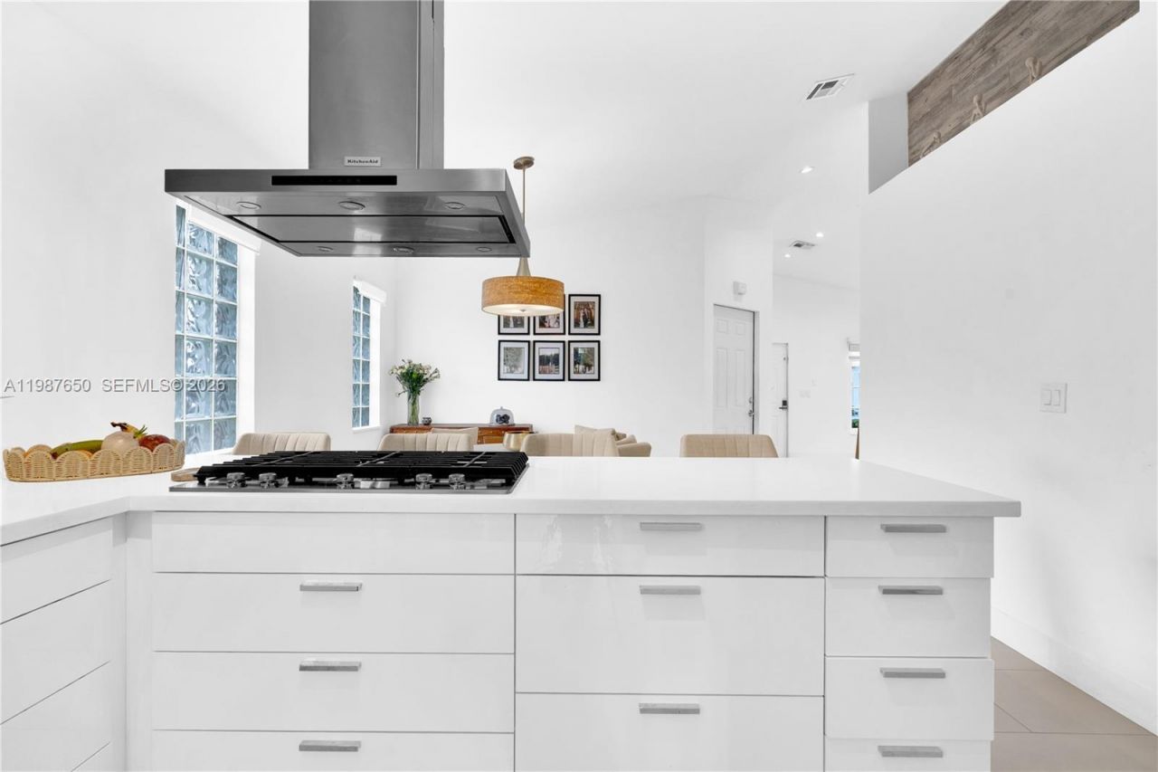 8858 SW 214th St , Cutler Bay, FL 33189 Photo