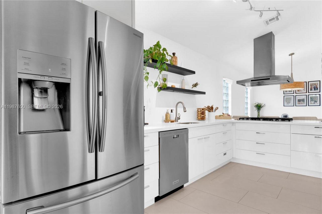 8858 SW 214th St , Cutler Bay, FL 33189 Photo