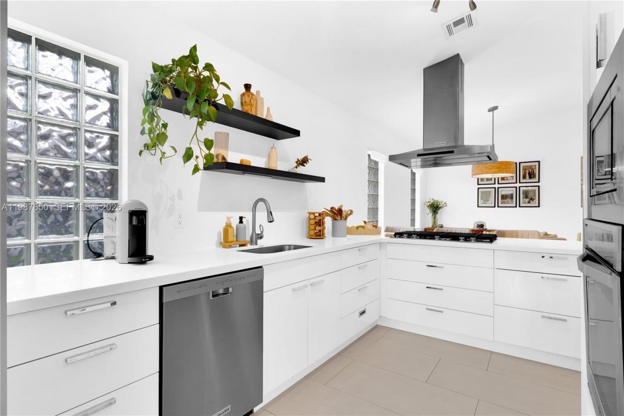 8858 SW 214th St , Cutler Bay, FL 33189 Photo