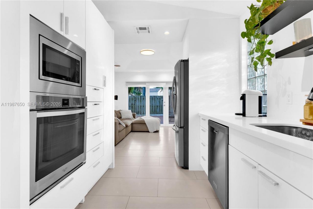 8858 SW 214th St , Cutler Bay, FL 33189 Photo