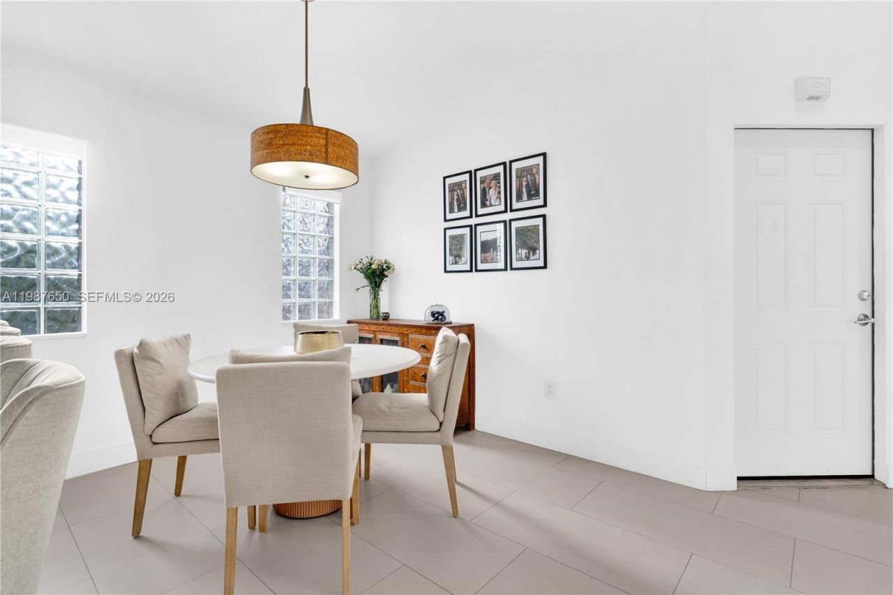 8858 SW 214th St , Cutler Bay, FL 33189 Photo