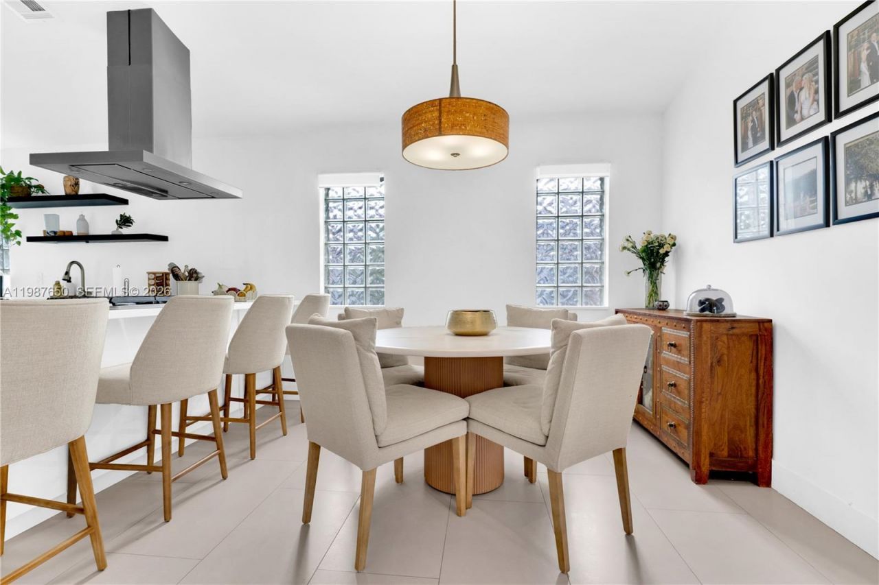 8858 SW 214th St , Cutler Bay, FL 33189 Photo