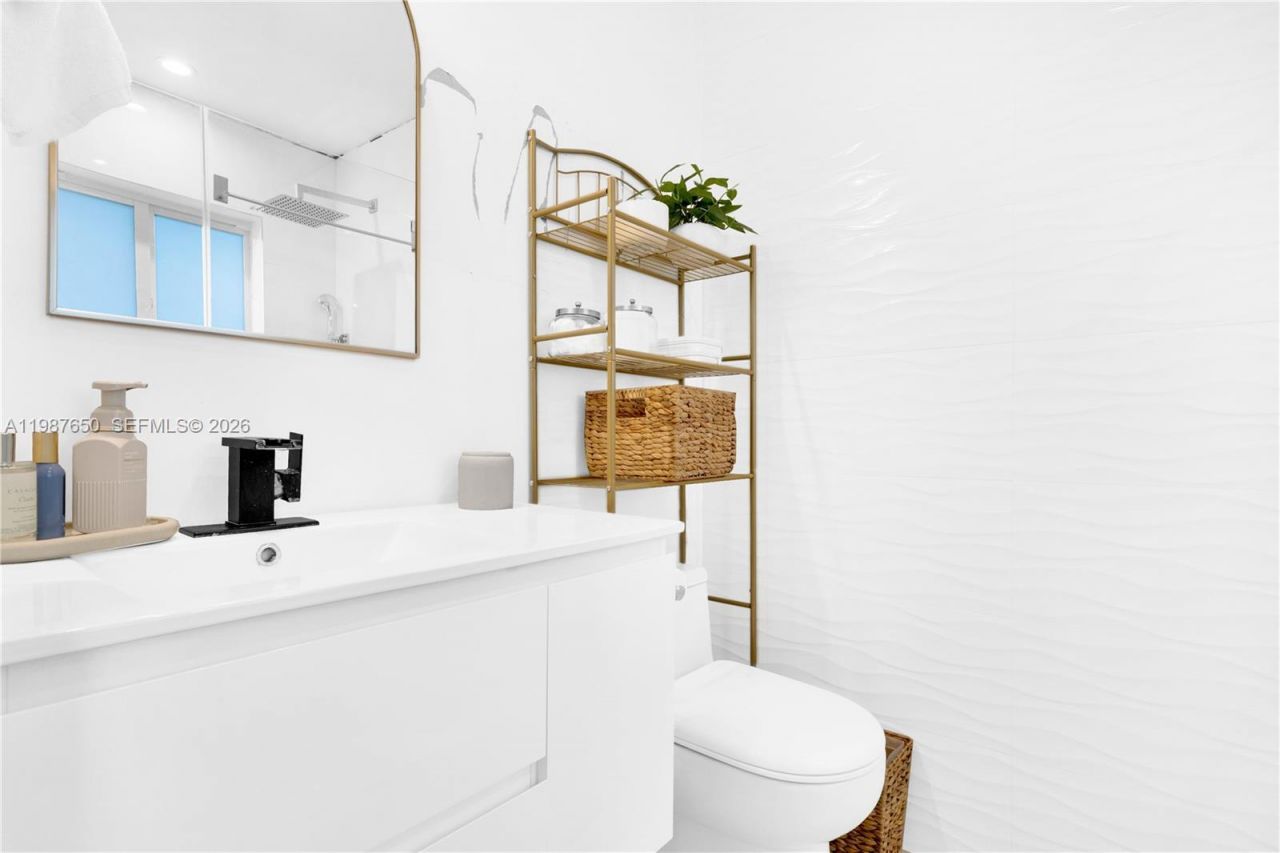 8858 SW 214th St , Cutler Bay, FL 33189 Photo