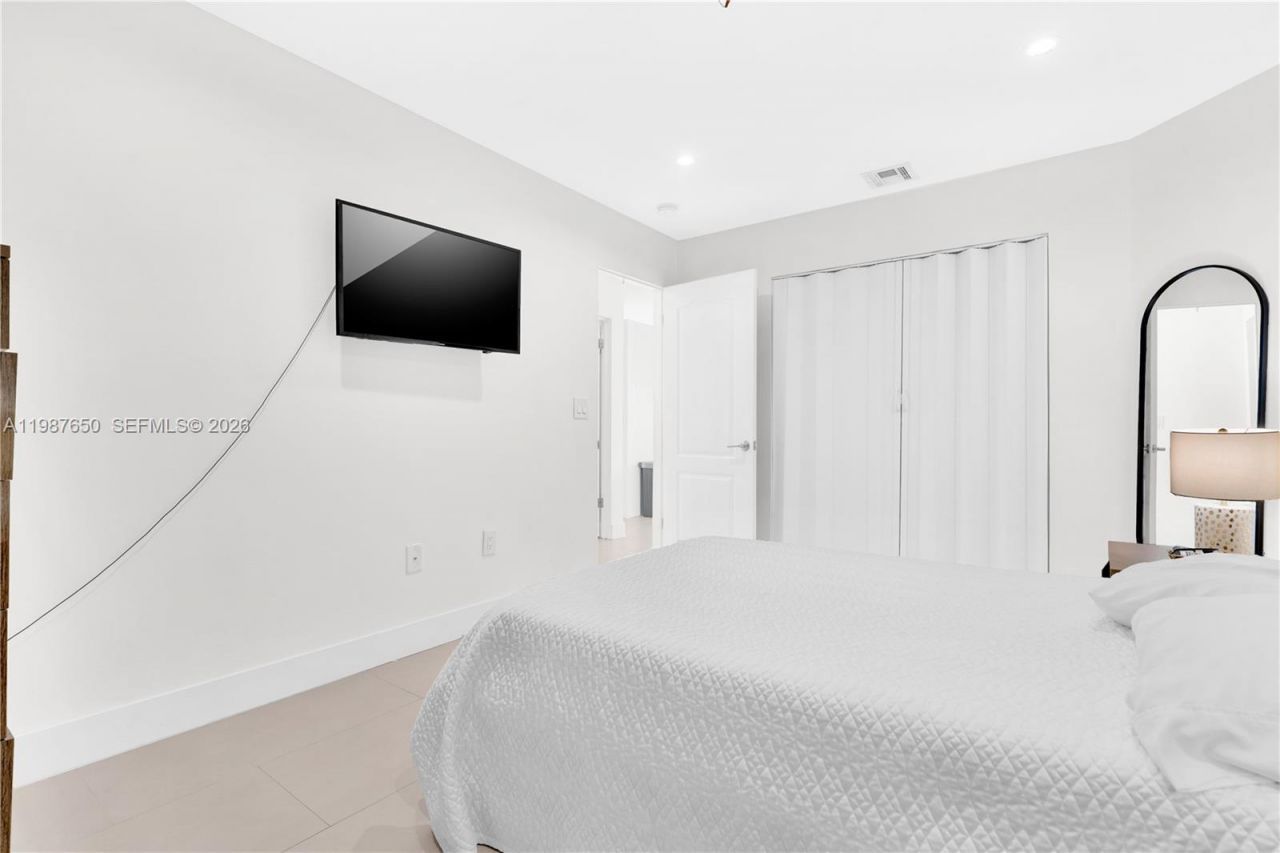 8858 SW 214th St , Cutler Bay, FL 33189 Photo