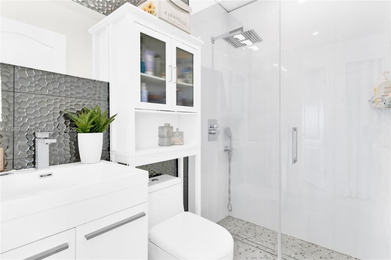 8858 SW 214th St , Cutler Bay, FL 33189 Photo