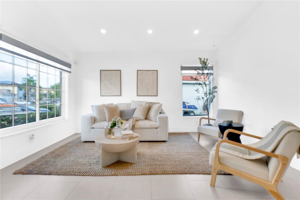 8858 SW 214th St , Cutler Bay, FL 33189 Photo