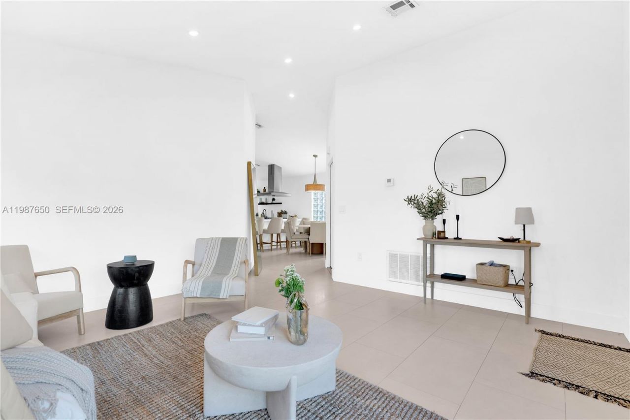 8858 SW 214th St , Cutler Bay, FL 33189 Photo