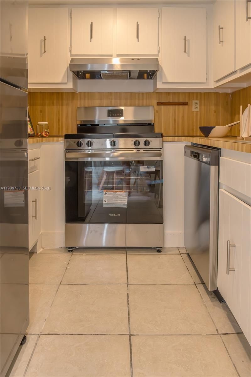 6675 W 4th Ave , Unit 203, Hialeah, FL 33012 Photo