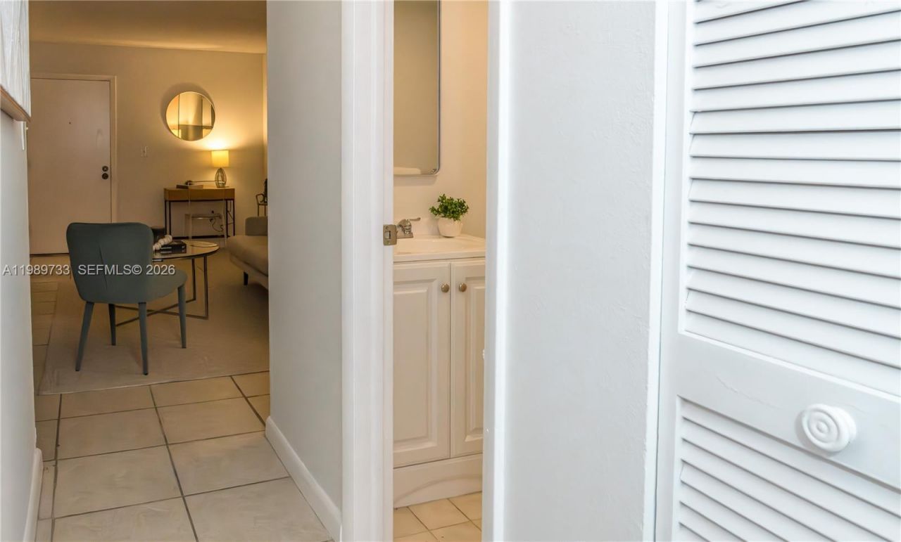 6675 W 4th Ave , Unit 203, Hialeah, FL 33012 Photo