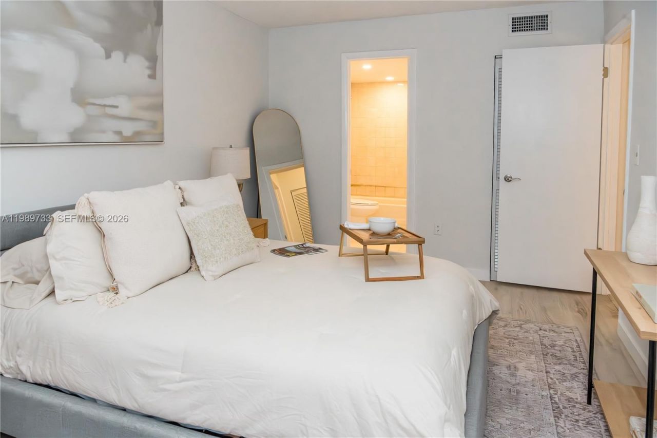 6675 W 4th Ave , Unit 203, Hialeah, FL 33012 Photo