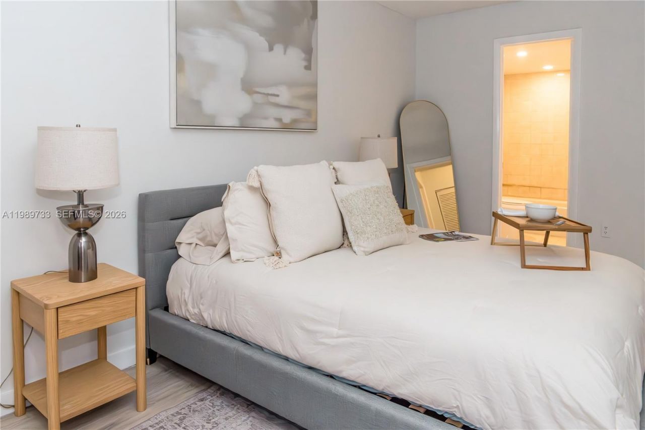 6675 W 4th Ave , Unit 203, Hialeah, FL 33012 Photo