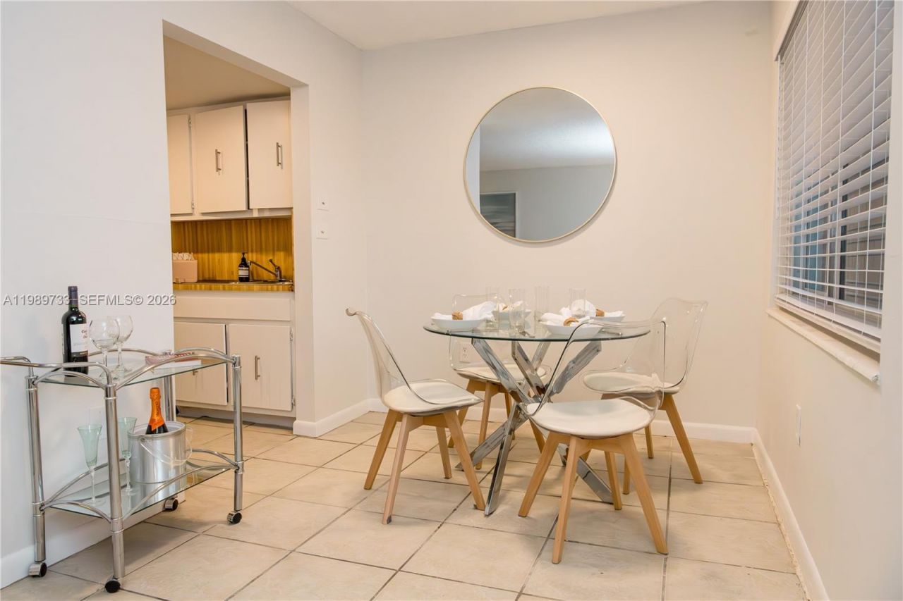 6675 W 4th Ave , Unit 203, Hialeah, FL 33012 Photo