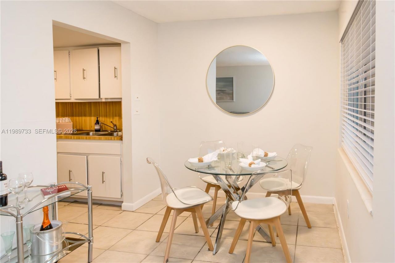 6675 W 4th Ave , Unit 203, Hialeah, FL 33012 Photo