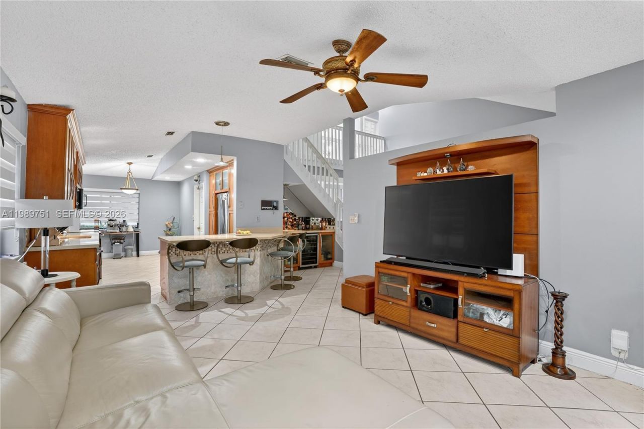 11501 SW 9th Ct, Pembroke Pines, FL 33025 Photo