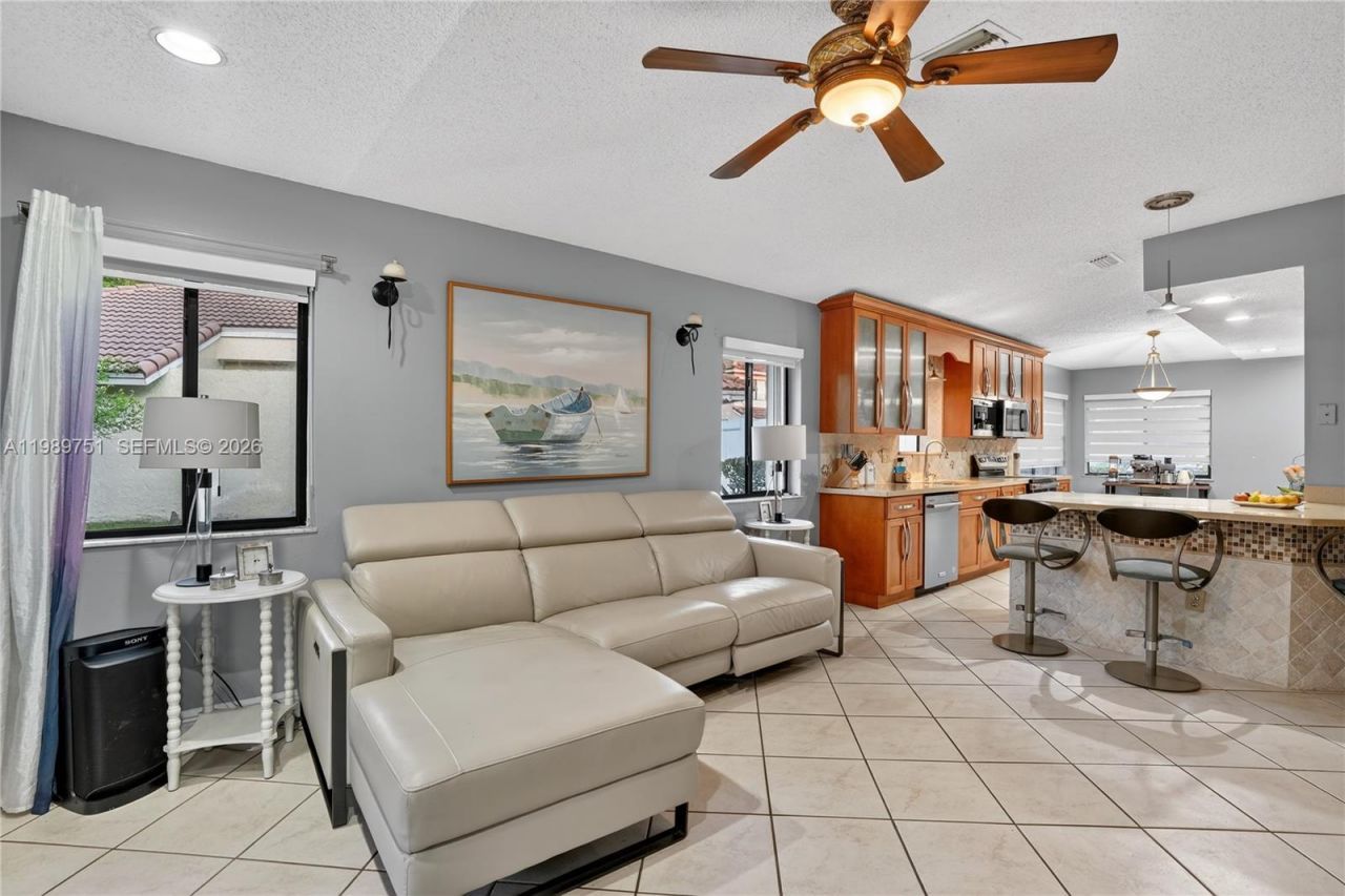 11501 SW 9th Ct, Pembroke Pines, FL 33025 Photo