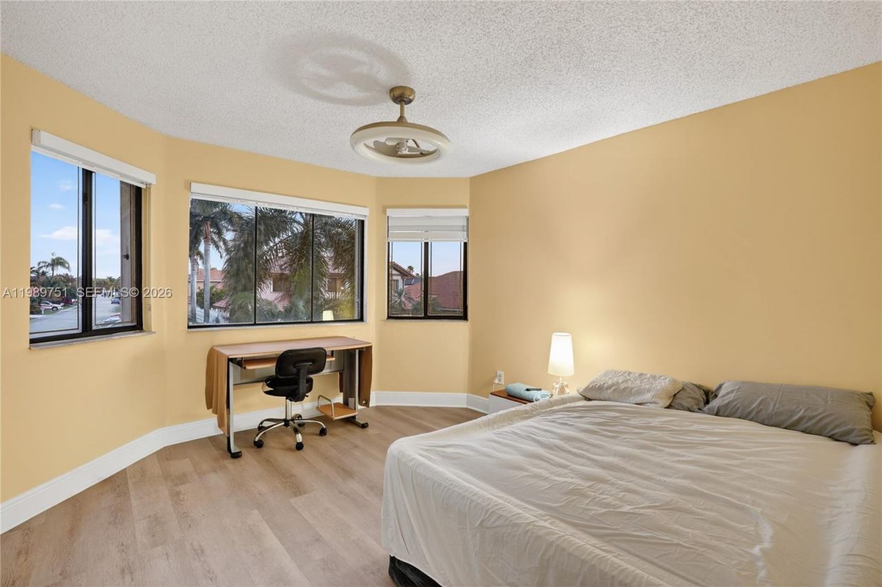 11501 SW 9th Ct, Pembroke Pines, FL 33025 Photo