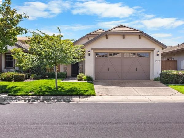 7417 Chatsworth Cir, Elk Grove, CA 95757