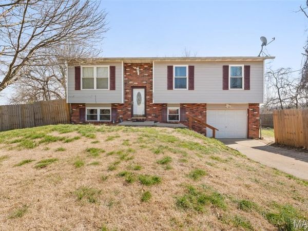 7705 Starling Court, Godfrey, IL 62035