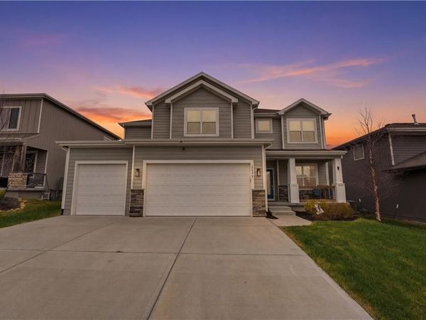 12573 S Sunray Drive, Olathe, KS 66061