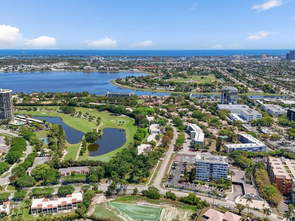 1638 Embassy Drive, Unit 208, West Palm Beach, FL 33401